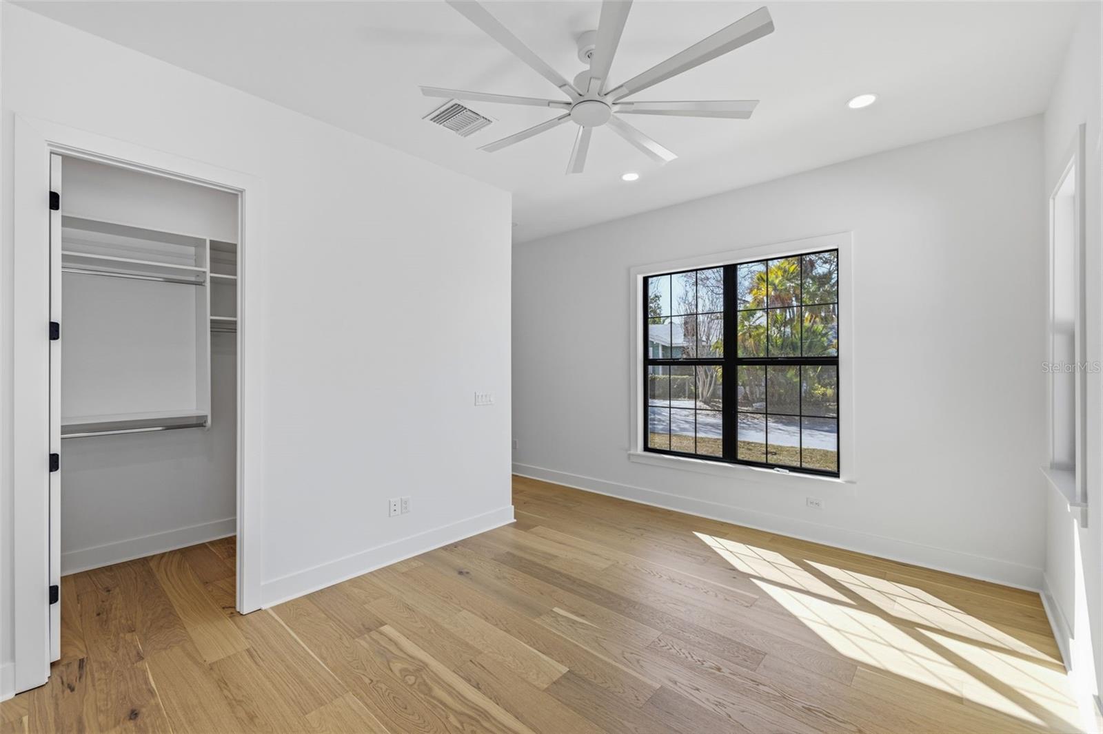 Image 15 of 26 For 3010 Esperanza Avenue