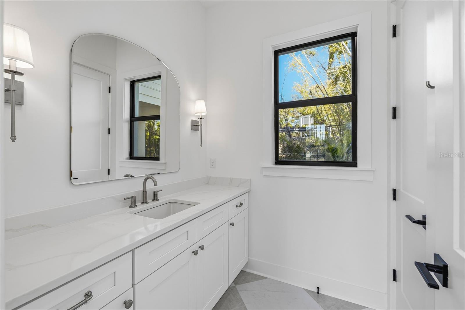 Image 16 of 26 For 3010 Esperanza Avenue