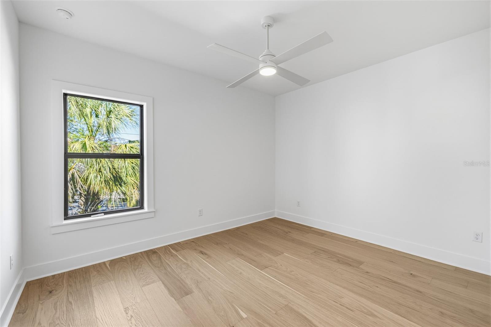 Image 23 of 26 For 3010 Esperanza Avenue