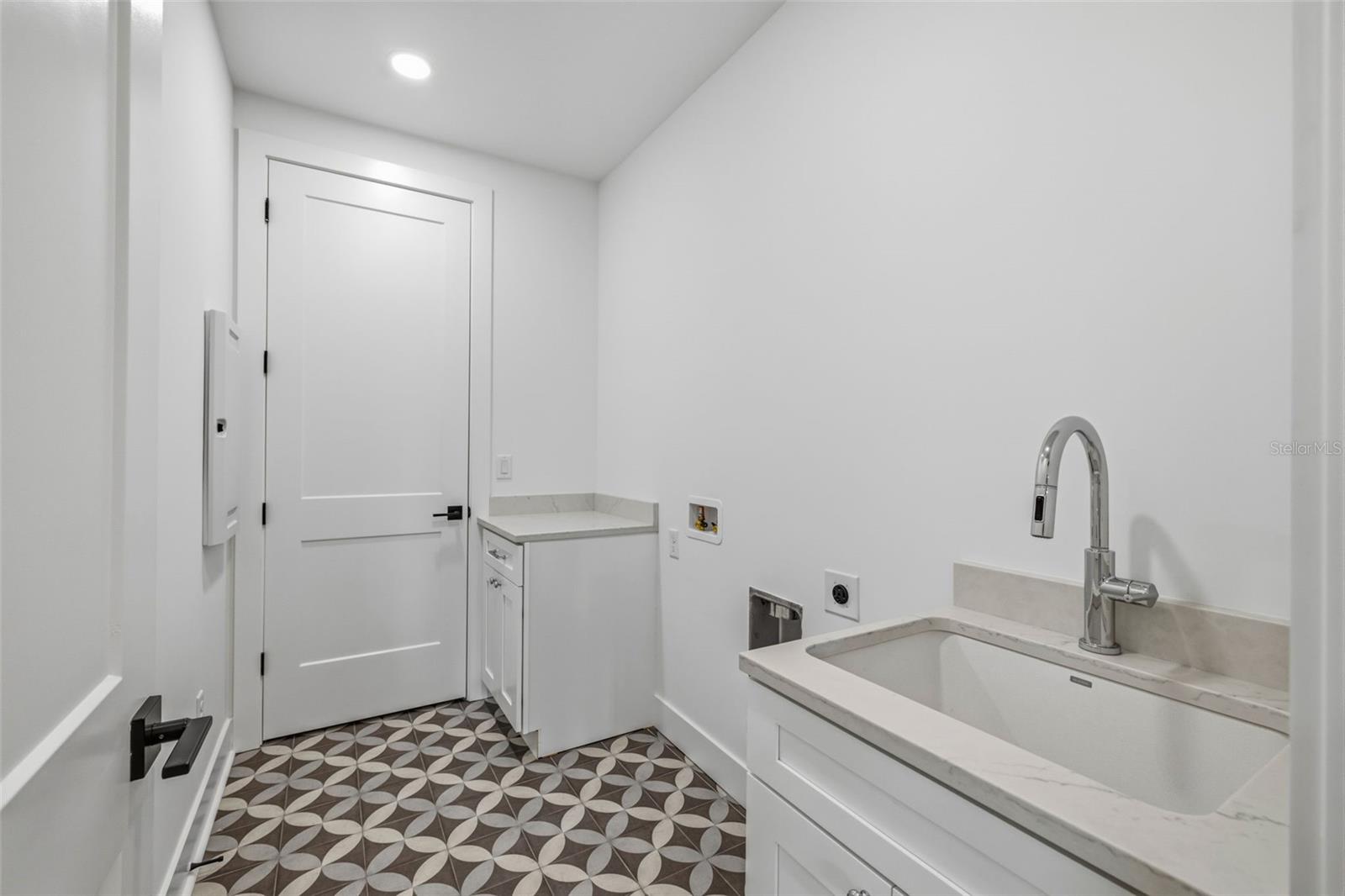 Image 25 of 26 For 3010 Esperanza Avenue