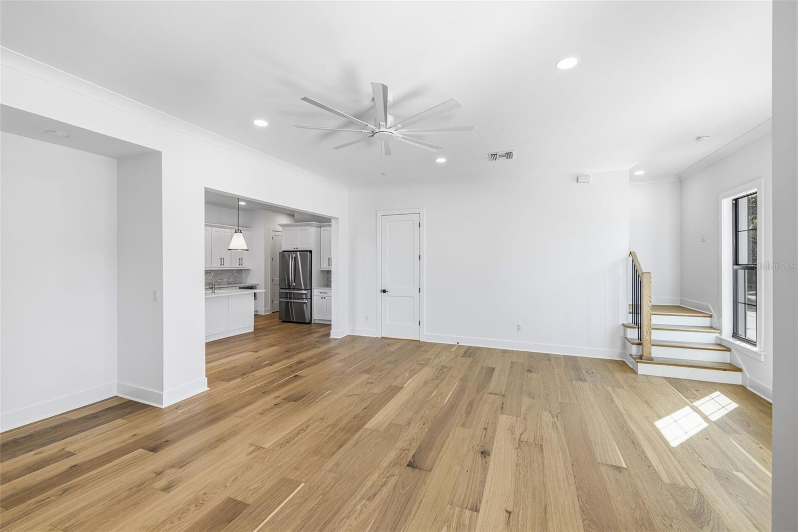 Image 5 of 26 For 3010 Esperanza Avenue