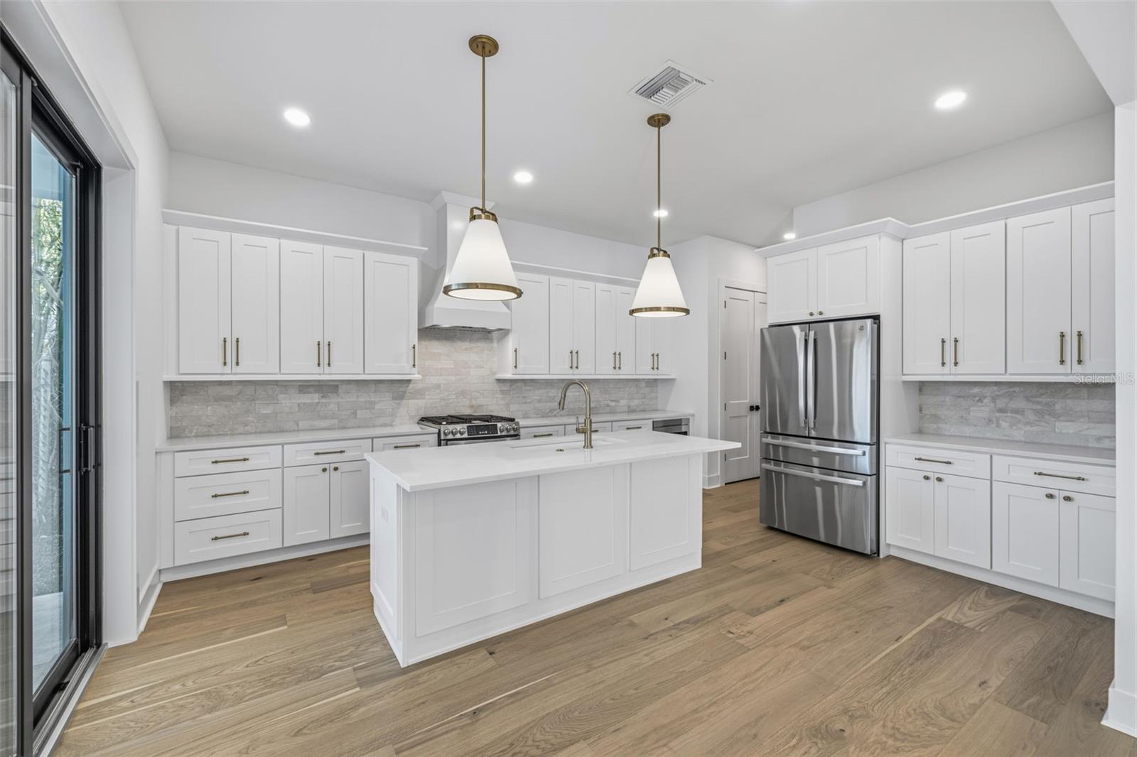 Image 7 of 26 For 3010 Esperanza Avenue