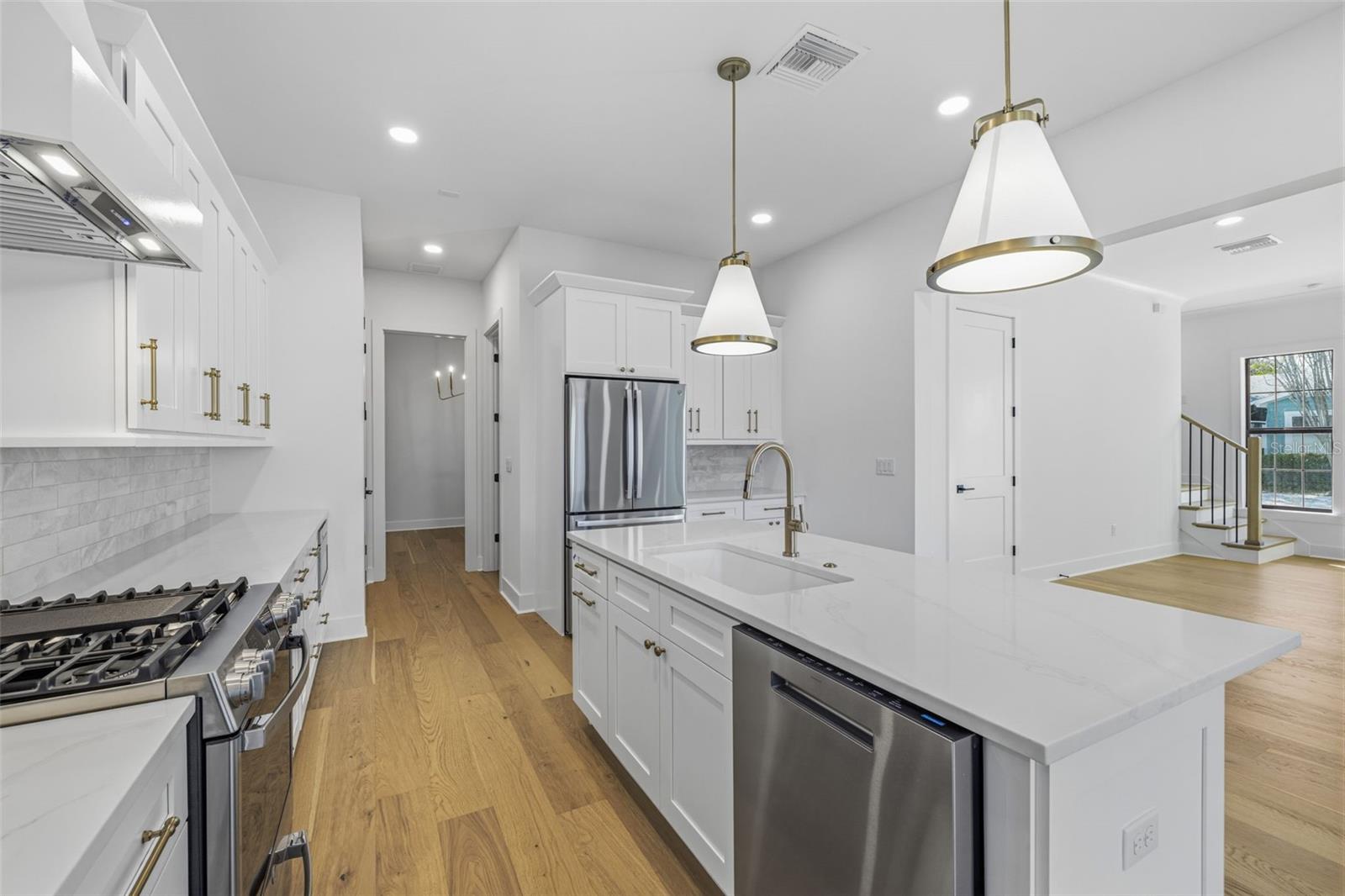 Image 9 of 26 For 3010 Esperanza Avenue