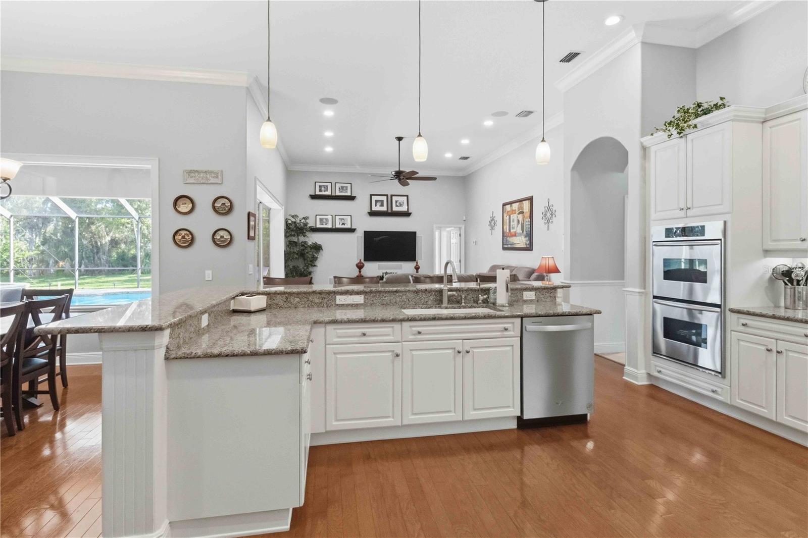 Listing photo id 11 for 15108 Kestrelglen Way