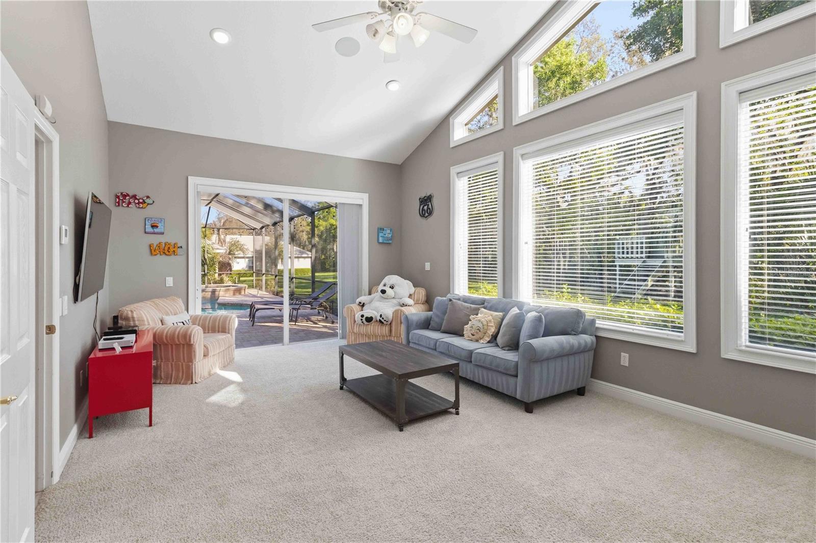 Listing photo id 18 for 15108 Kestrelglen Way