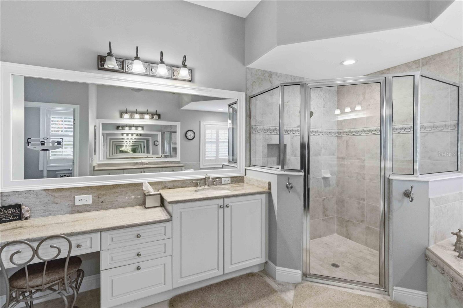 Listing photo id 25 for 15108 Kestrelglen Way