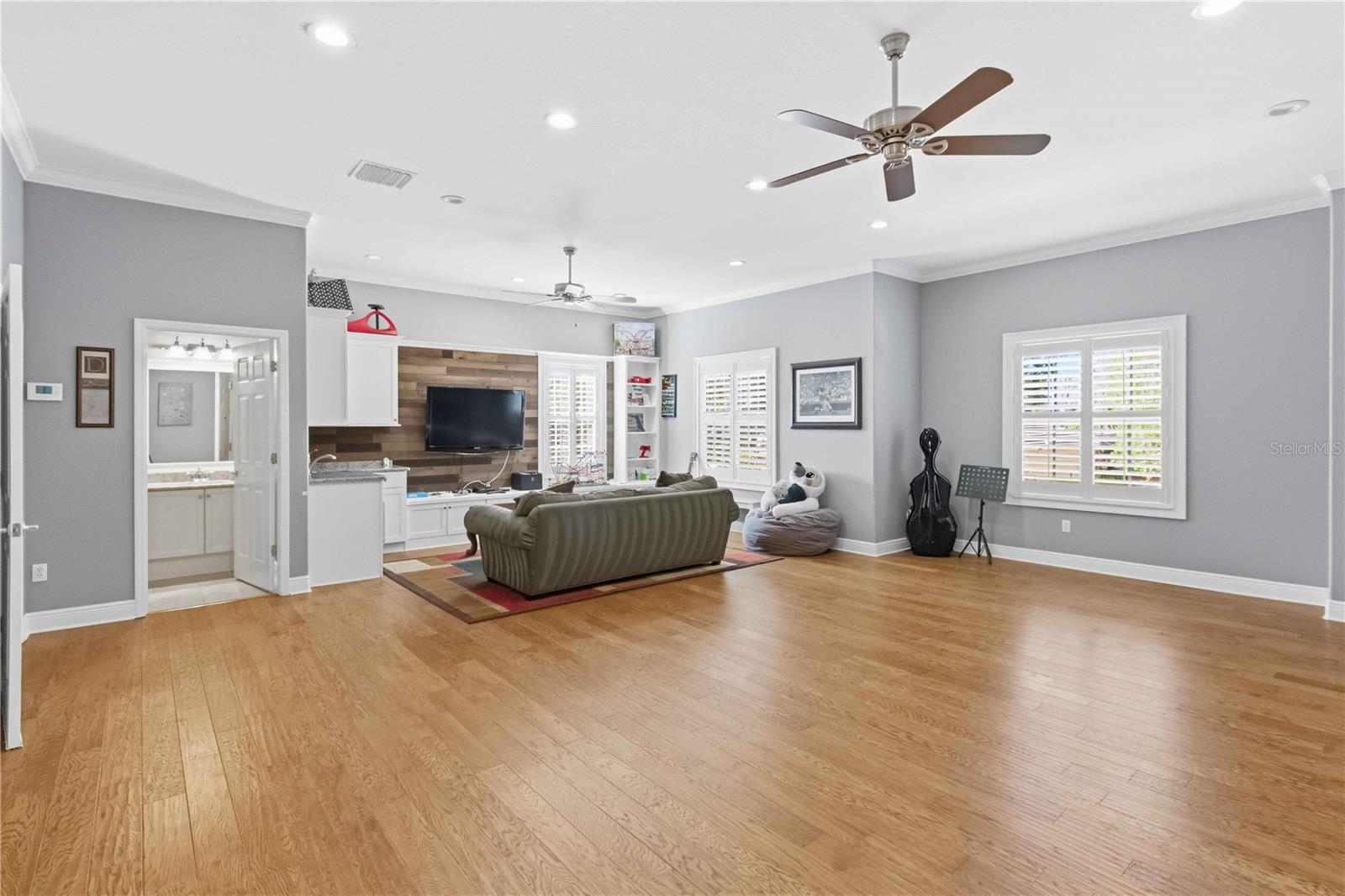 Listing photo id 34 for 15108 Kestrelglen Way