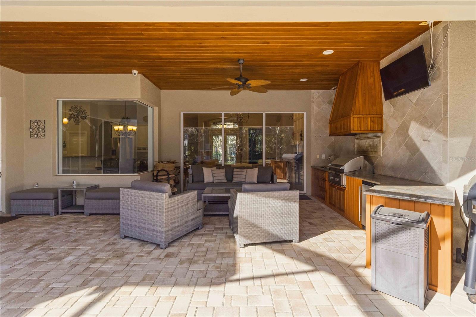 Listing photo id 38 for 15108 Kestrelglen Way