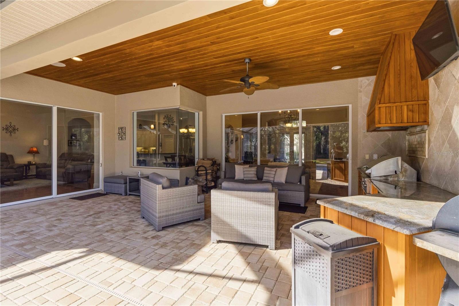 Listing photo id 39 for 15108 Kestrelglen Way