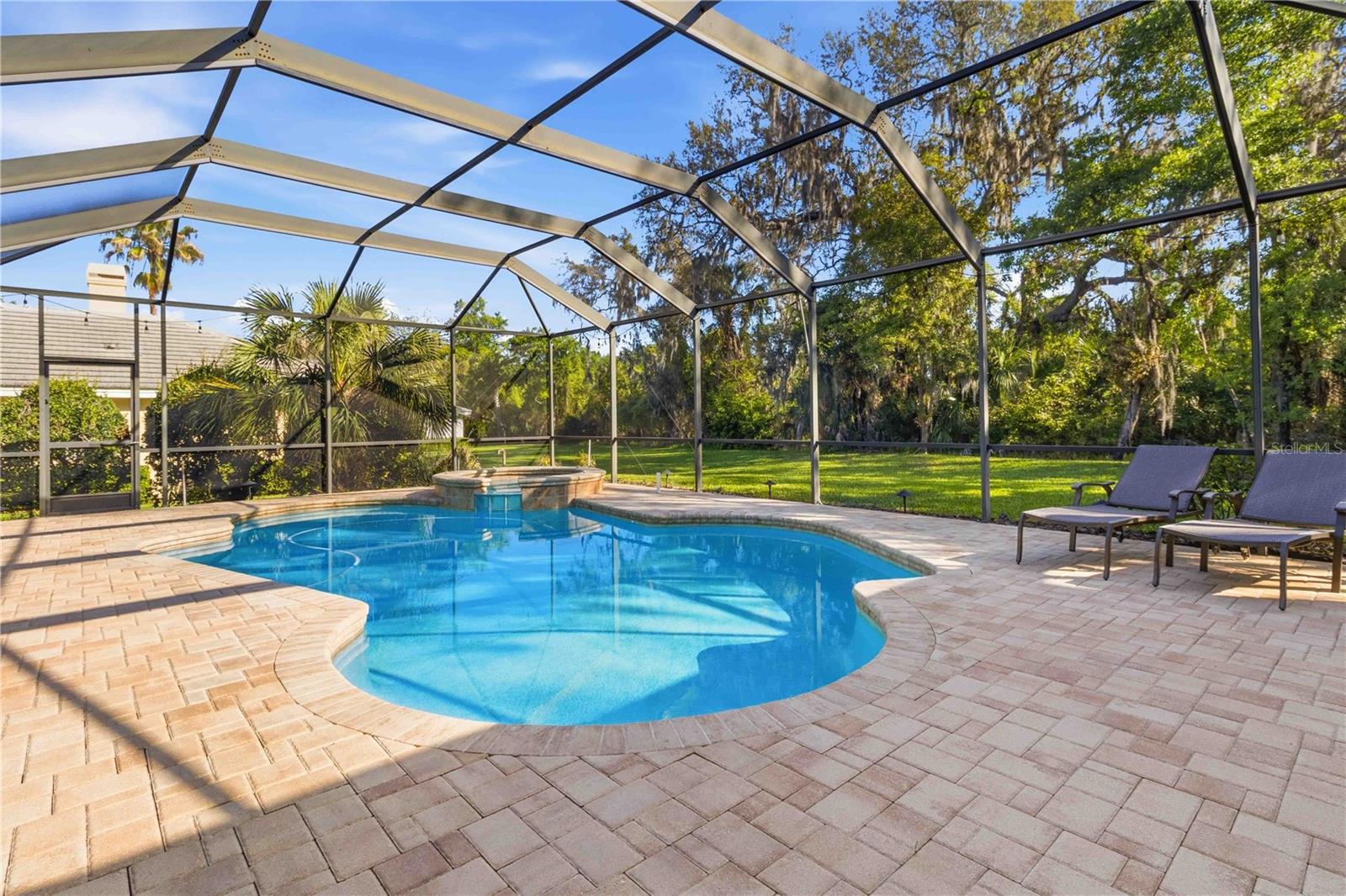 Listing photo id 40 for 15108 Kestrelglen Way