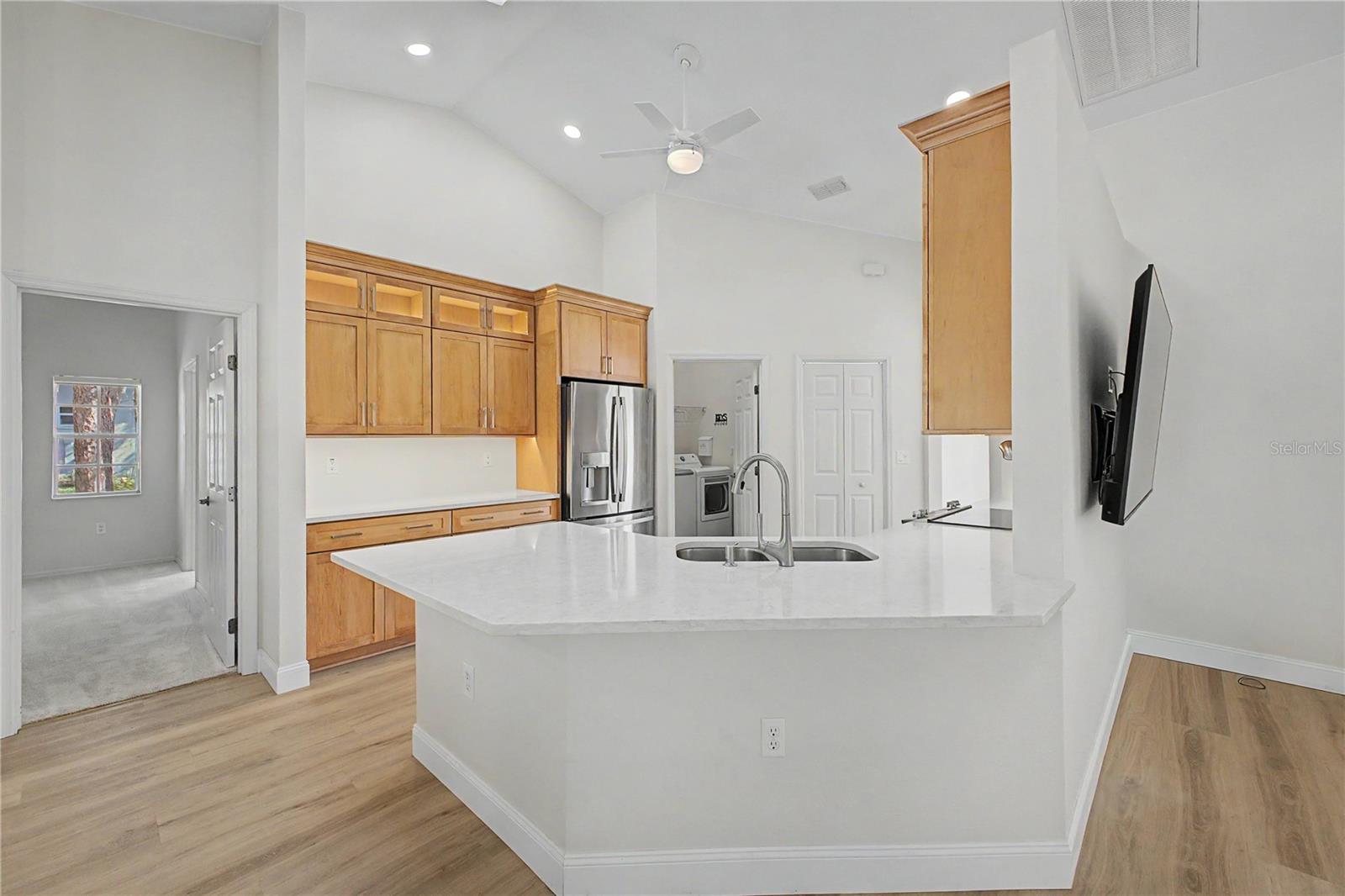 Listing photo id 15 for 15031 Surrey Bend