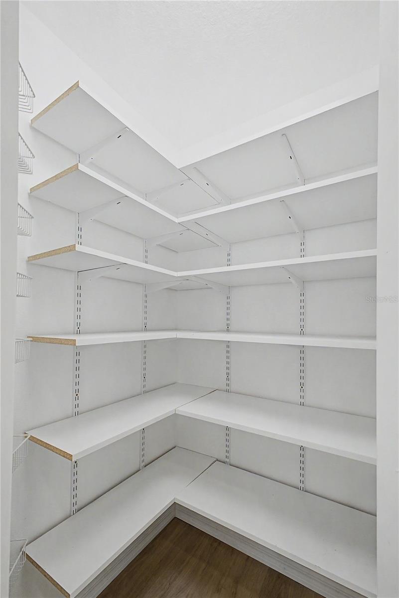 Listing photo id 21 for 15031 Surrey Bend