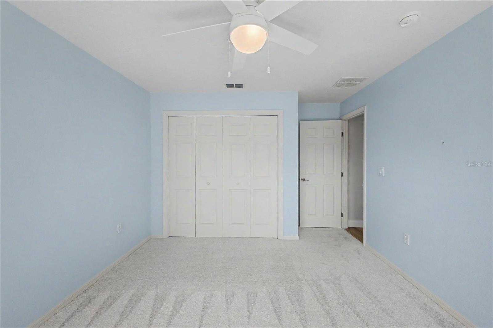 Listing photo id 28 for 15031 Surrey Bend