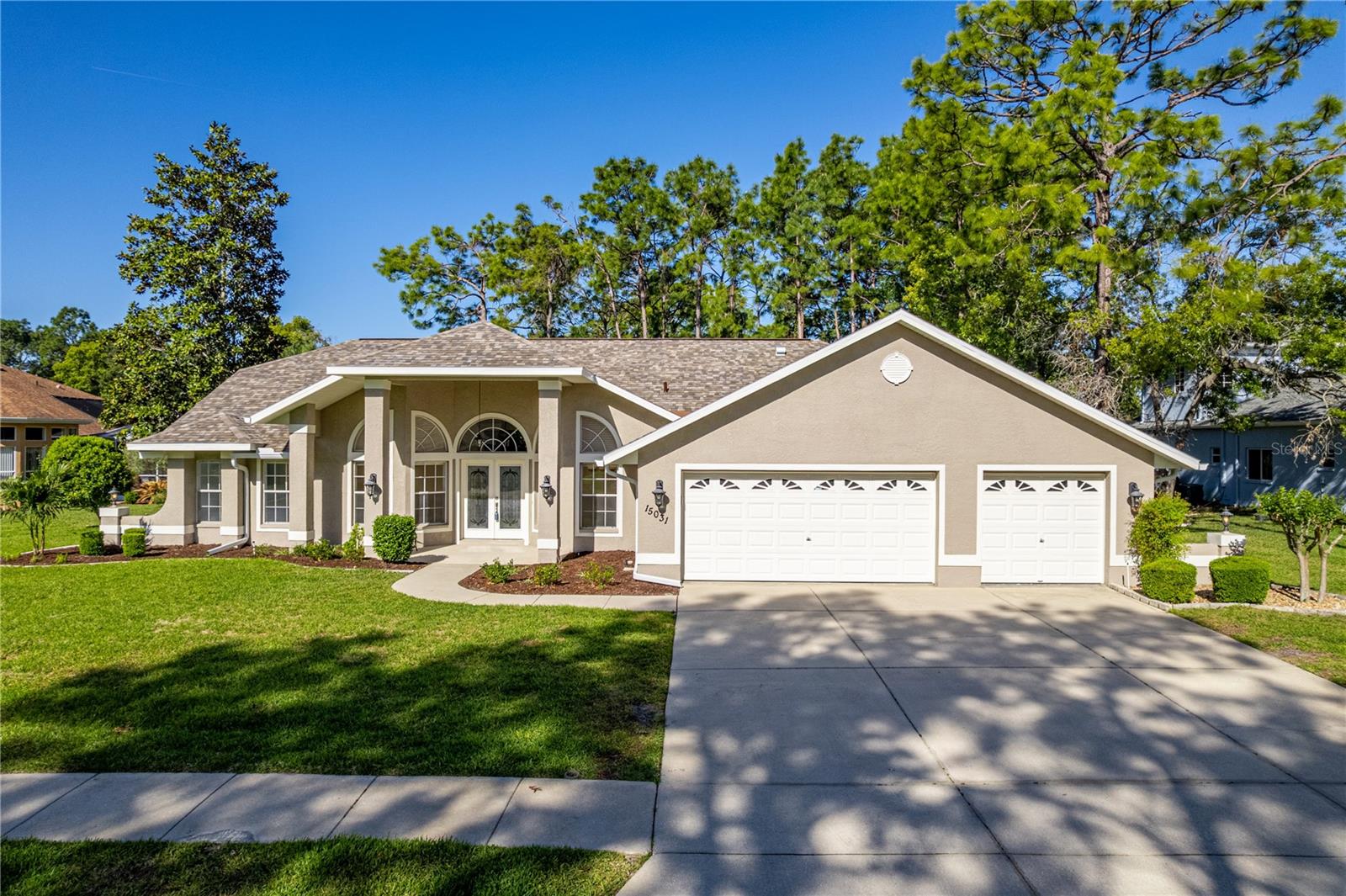 Listing photo id 55 for 15031 Surrey Bend