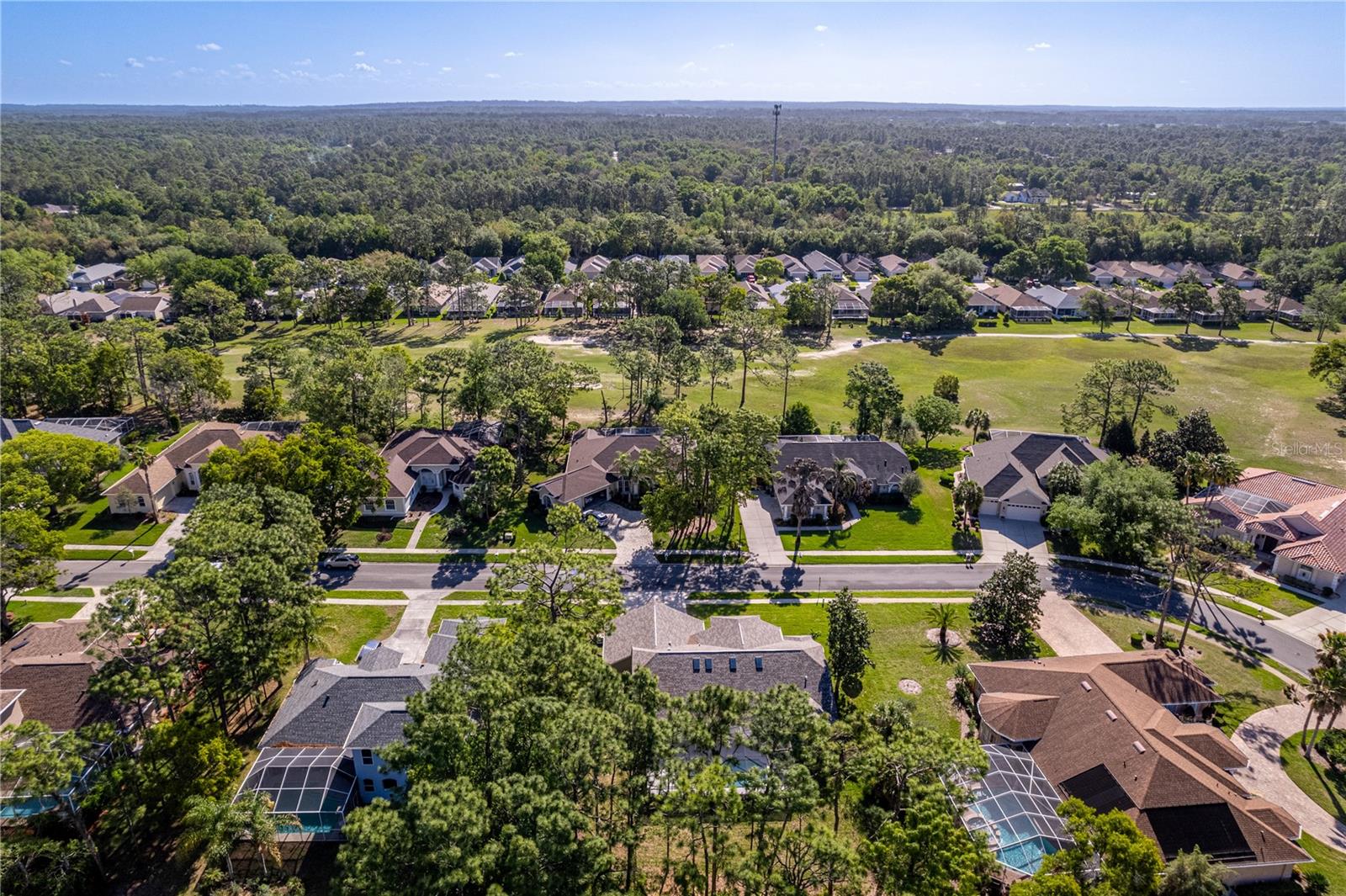 Listing photo id 64 for 15031 Surrey Bend