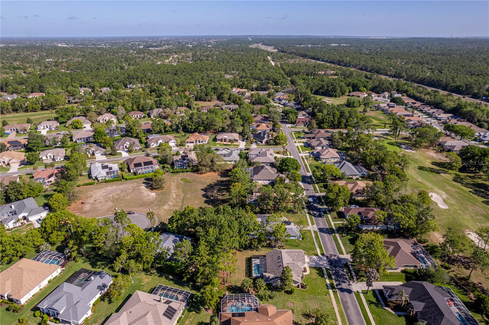 Listing photo id 69 for 15031 Surrey Bend