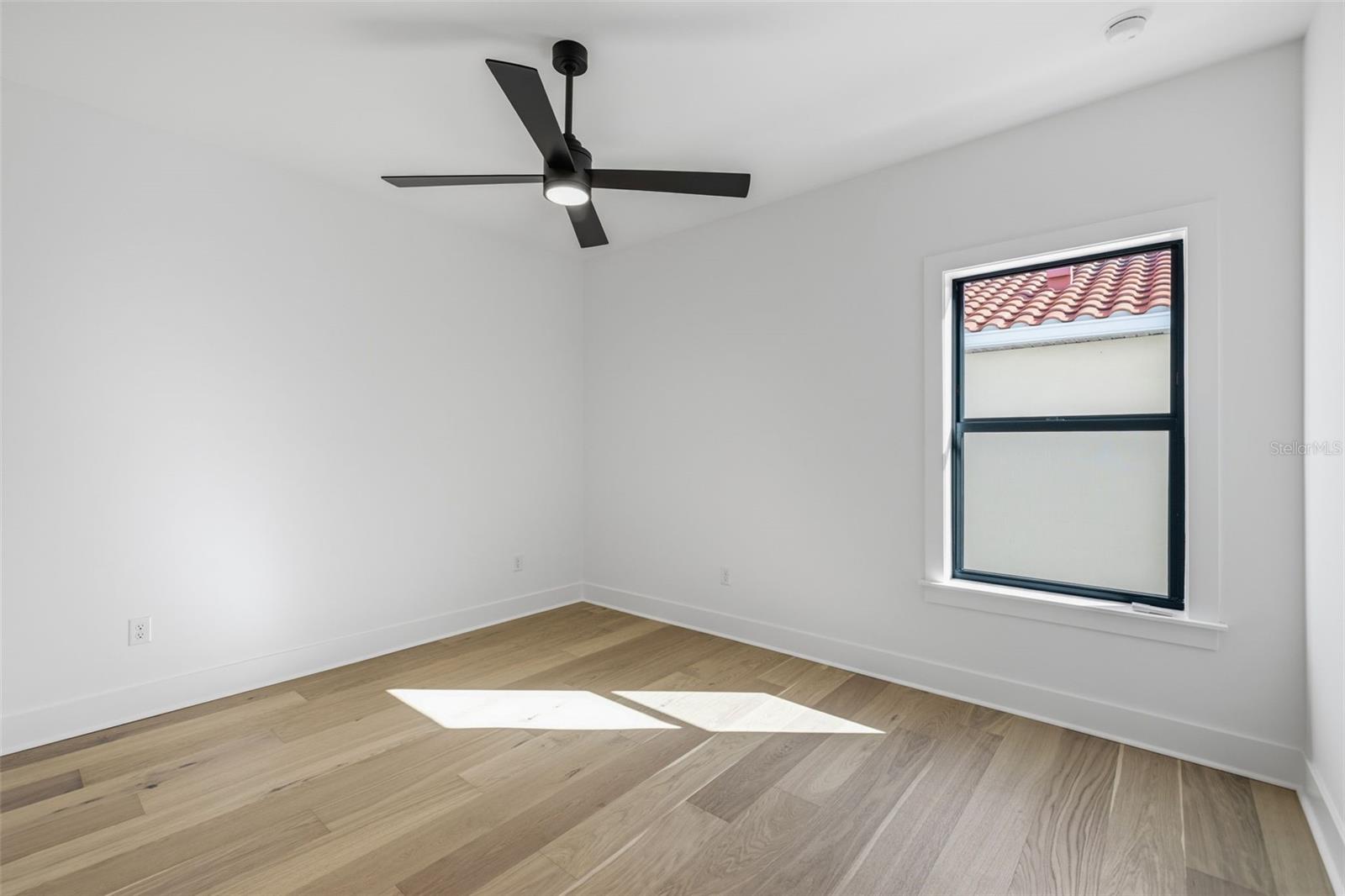 Image 18 of 24 For 3012 Esperanza Avenue