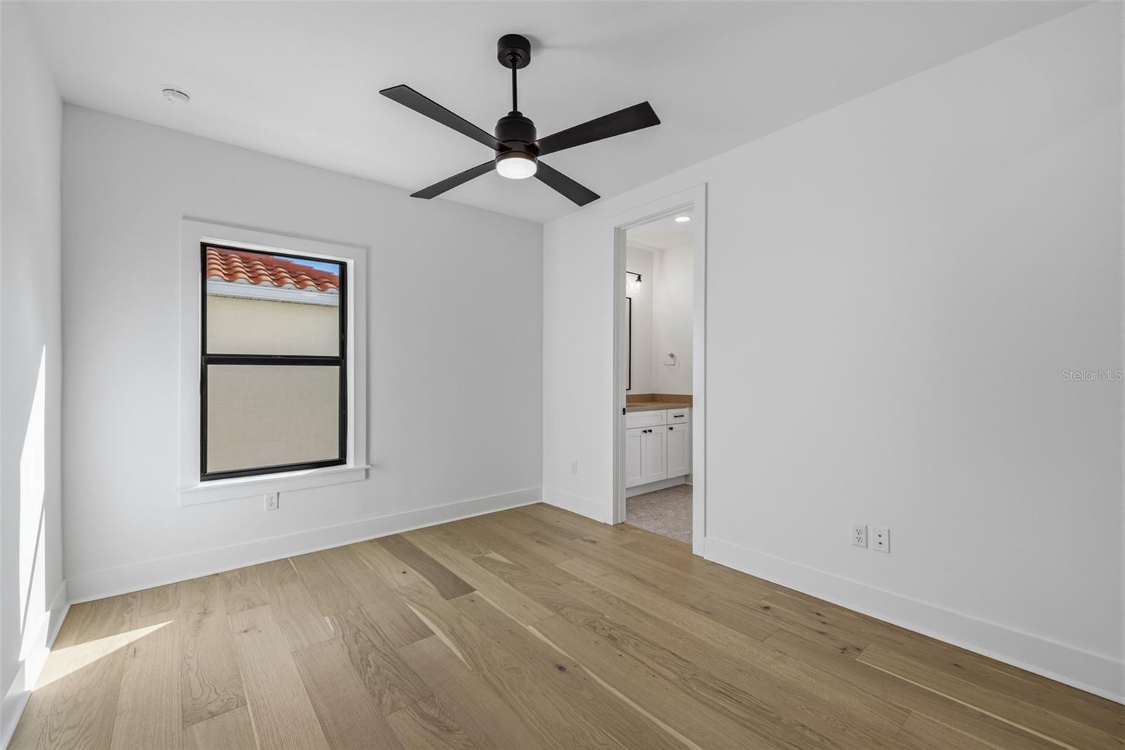 Image 21 of 24 For 3012 Esperanza Avenue