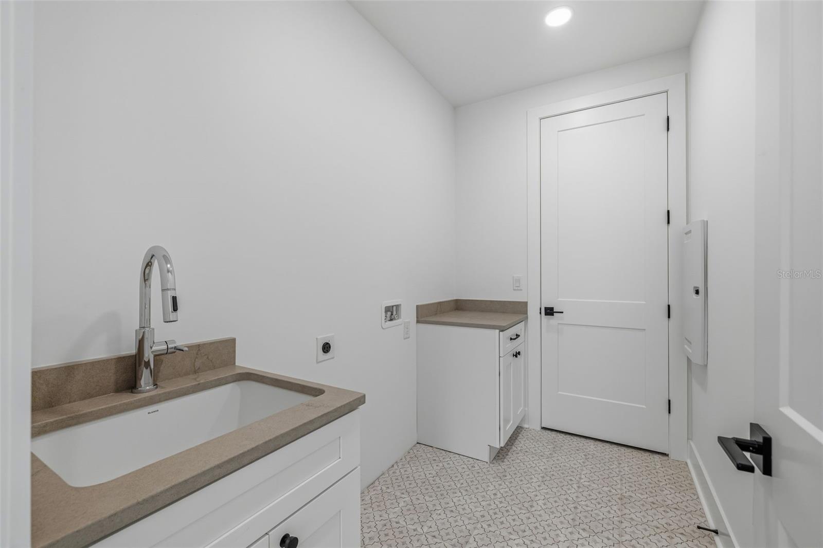 Image 23 of 24 For 3012 Esperanza Avenue