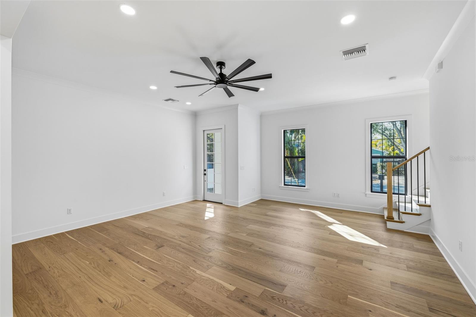 Image 5 of 24 For 3012 Esperanza Avenue