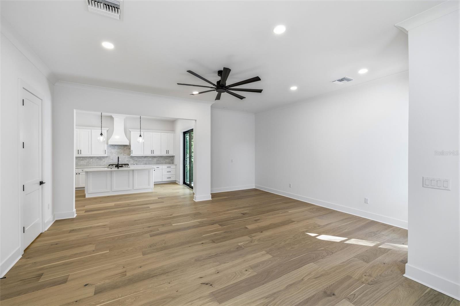 Image 6 of 24 For 3012 Esperanza Avenue