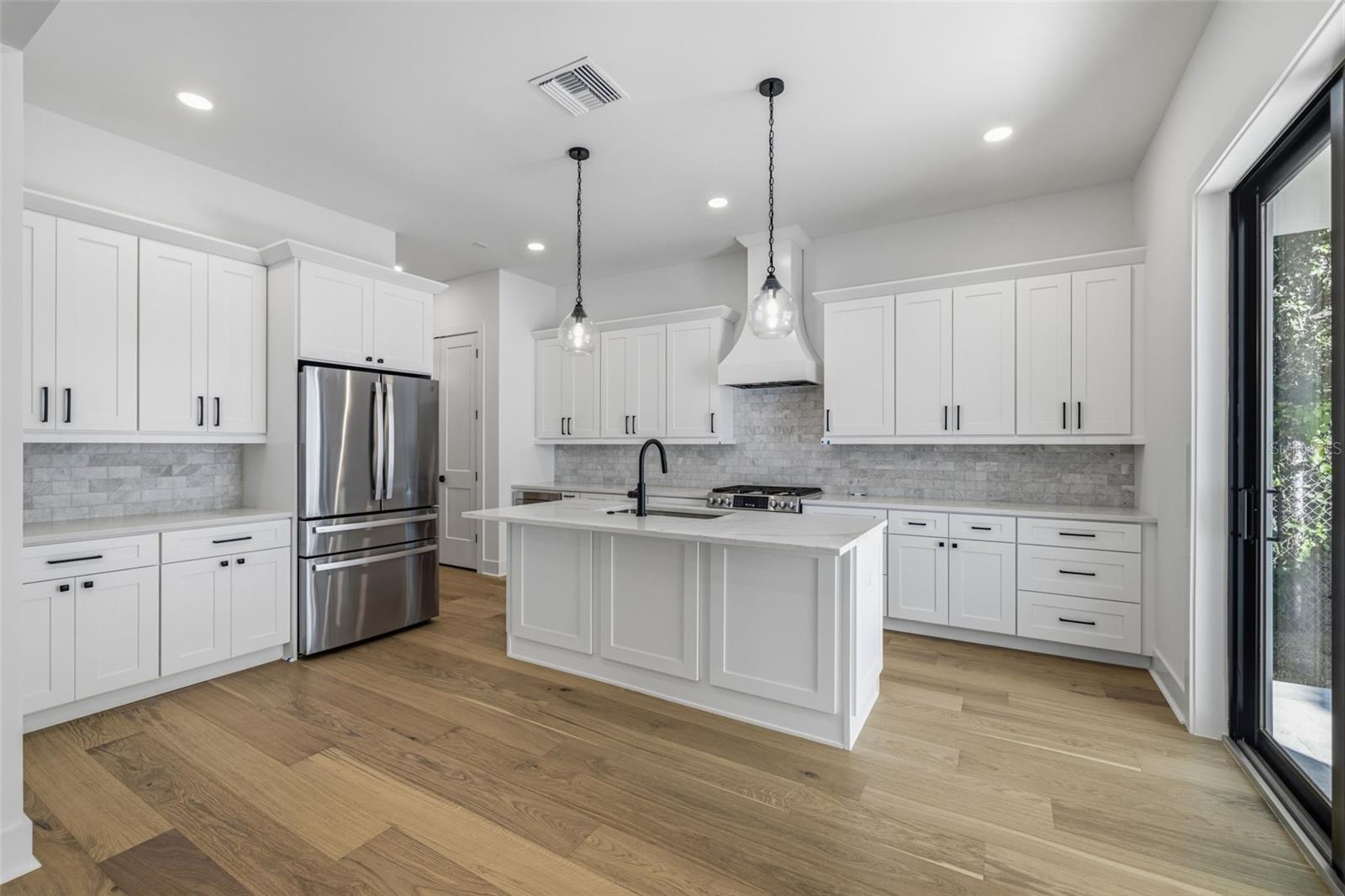 Image 7 of 24 For 3012 Esperanza Avenue