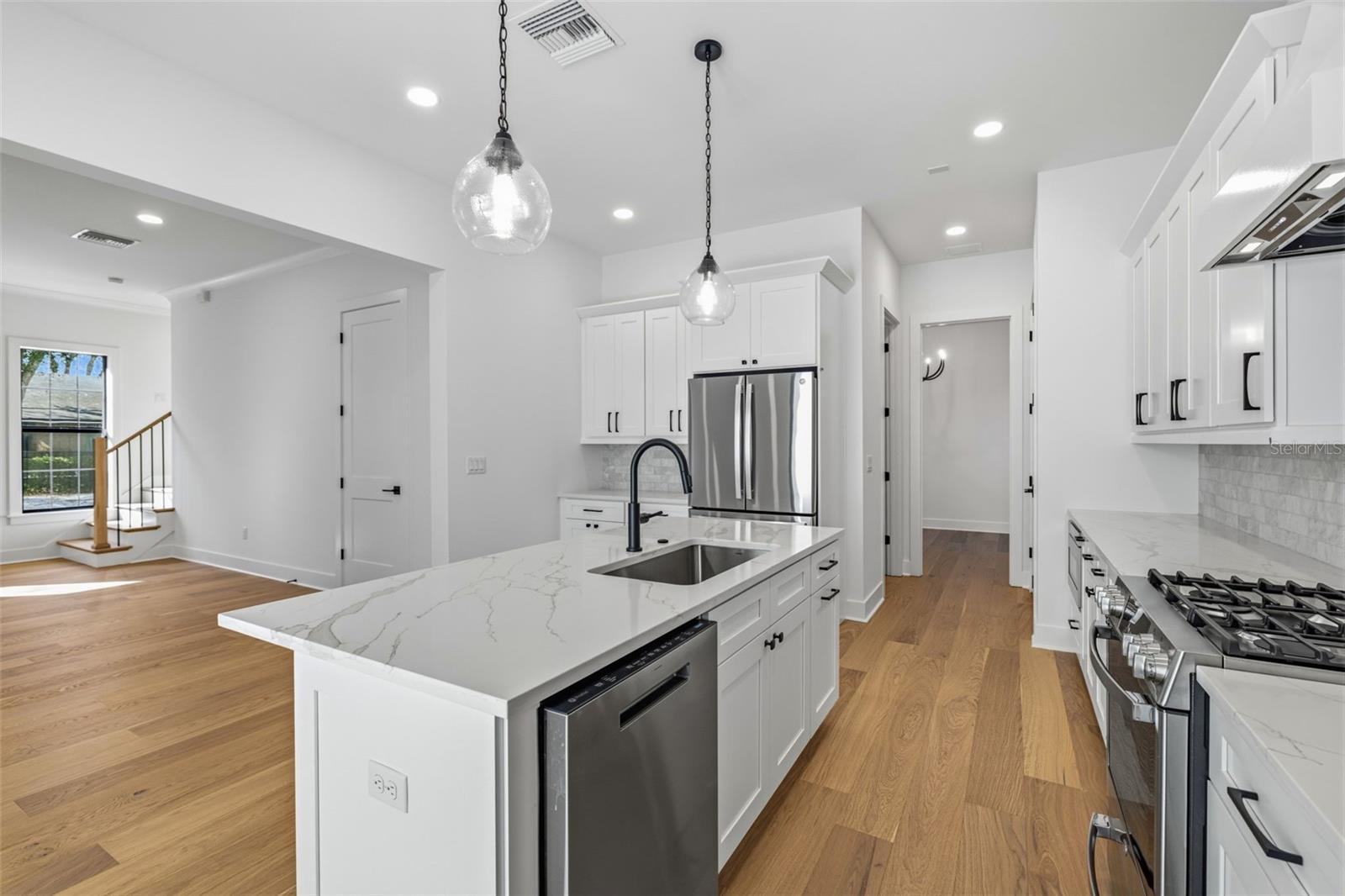 Image 9 of 24 For 3012 Esperanza Avenue