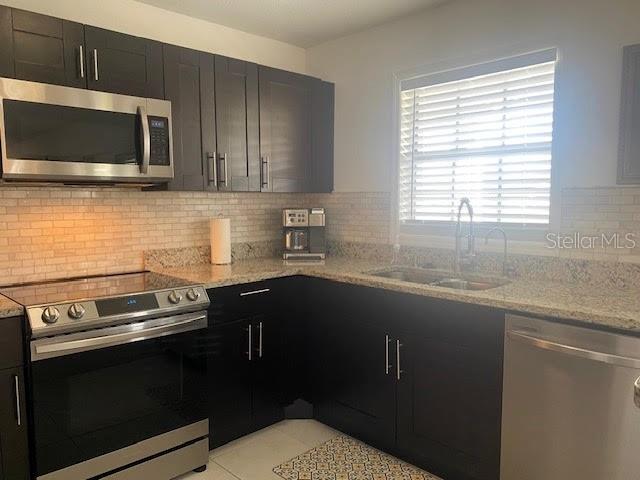 Image 11 of 40 For 136 Pompano Drive Se D