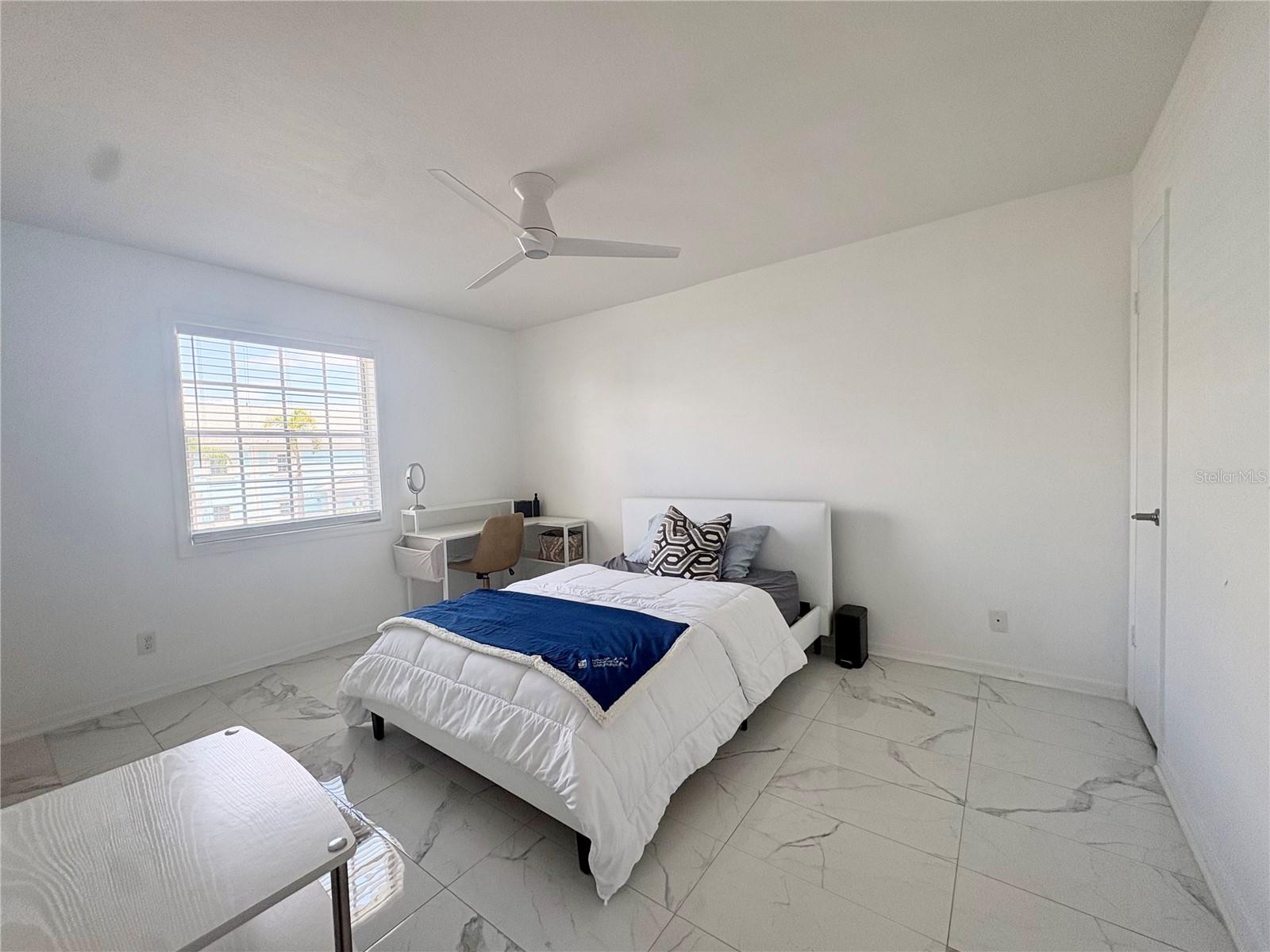 Image 17 of 40 For 136 Pompano Drive Se D