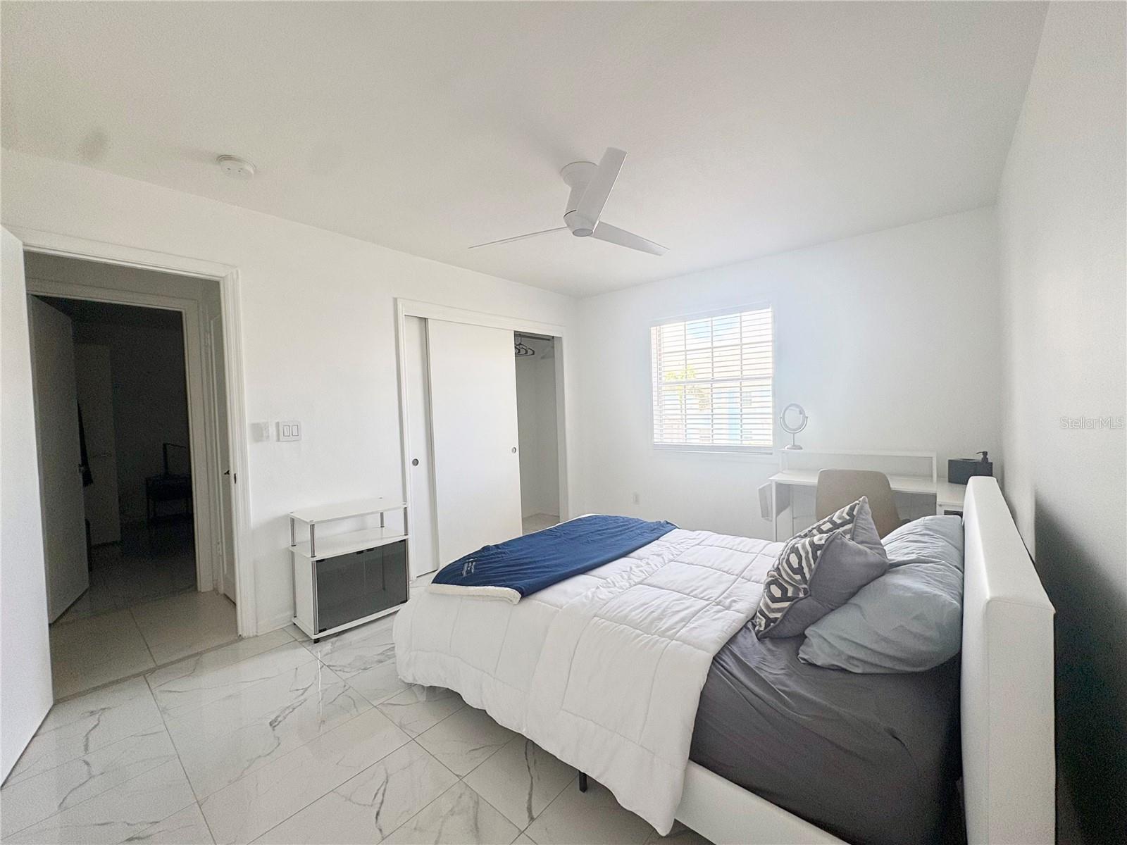 Image 18 of 40 For 136 Pompano Drive Se D