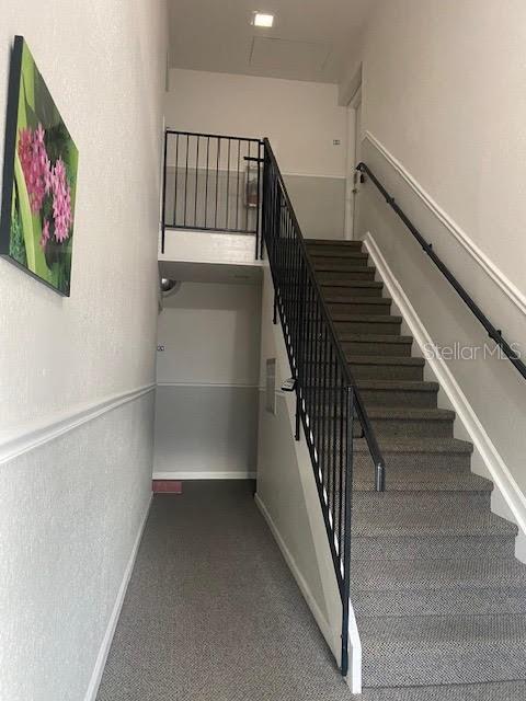 Image 5 of 40 For 136 Pompano Drive Se D