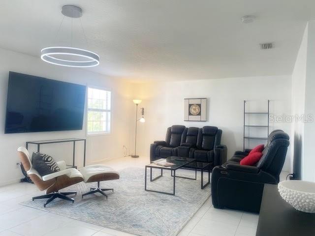 Image 7 of 40 For 136 Pompano Drive Se D