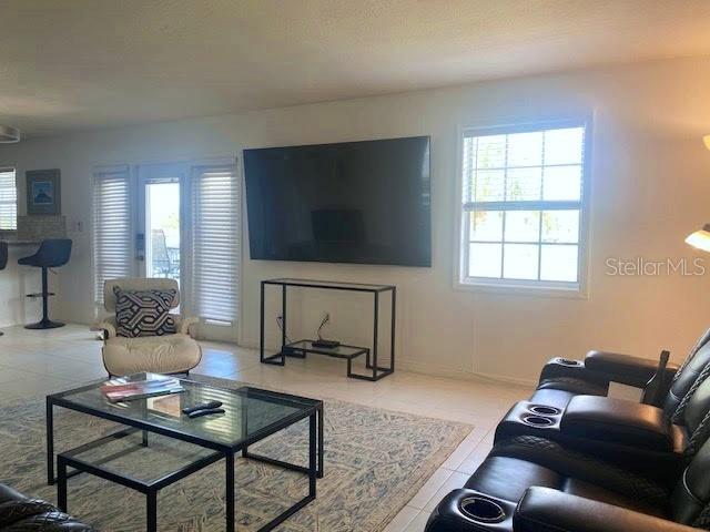 Image 8 of 40 For 136 Pompano Drive Se D