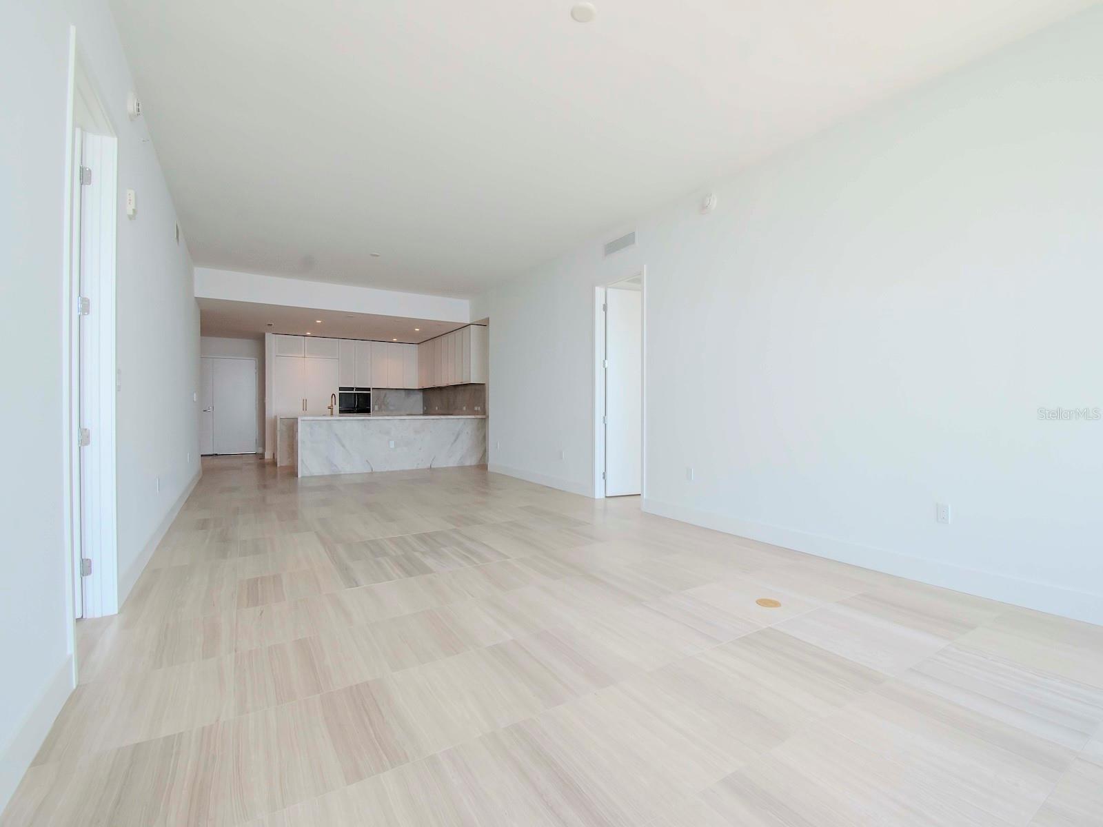 Image 17 of 80 For 3101 Bayshore Boulevard 1102