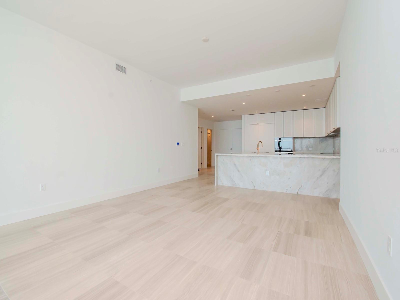 Image 19 of 80 For 3101 Bayshore Boulevard 1102