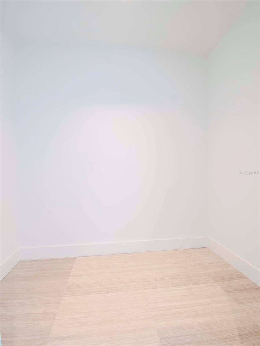 Image 30 of 80 For 3101 Bayshore Boulevard 1102