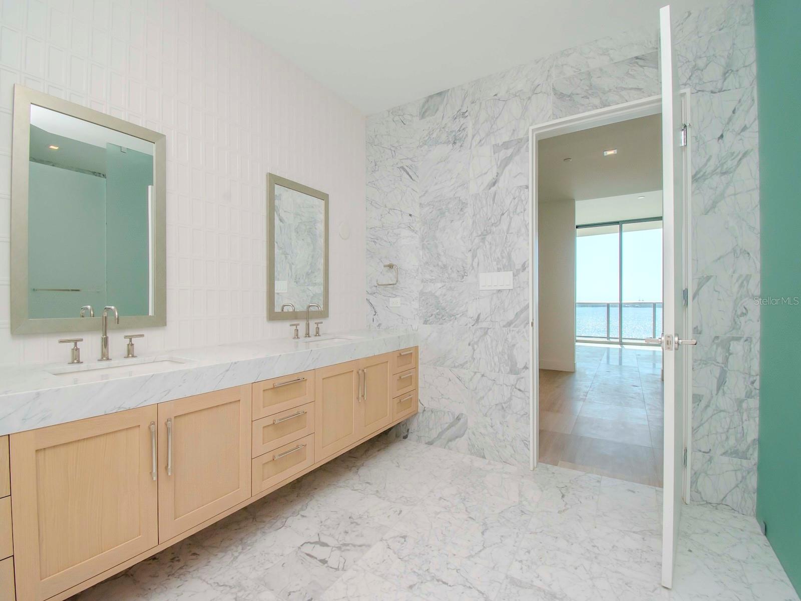 Image 42 of 80 For 3101 Bayshore Boulevard 1102