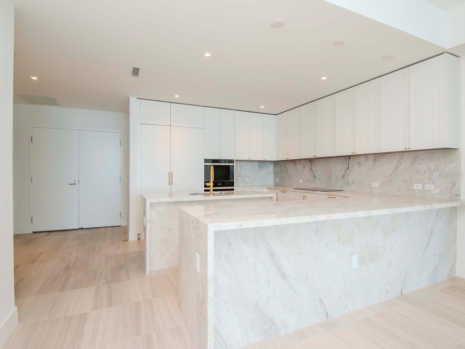 Image 5 of 80 For 3101 Bayshore Boulevard 1102