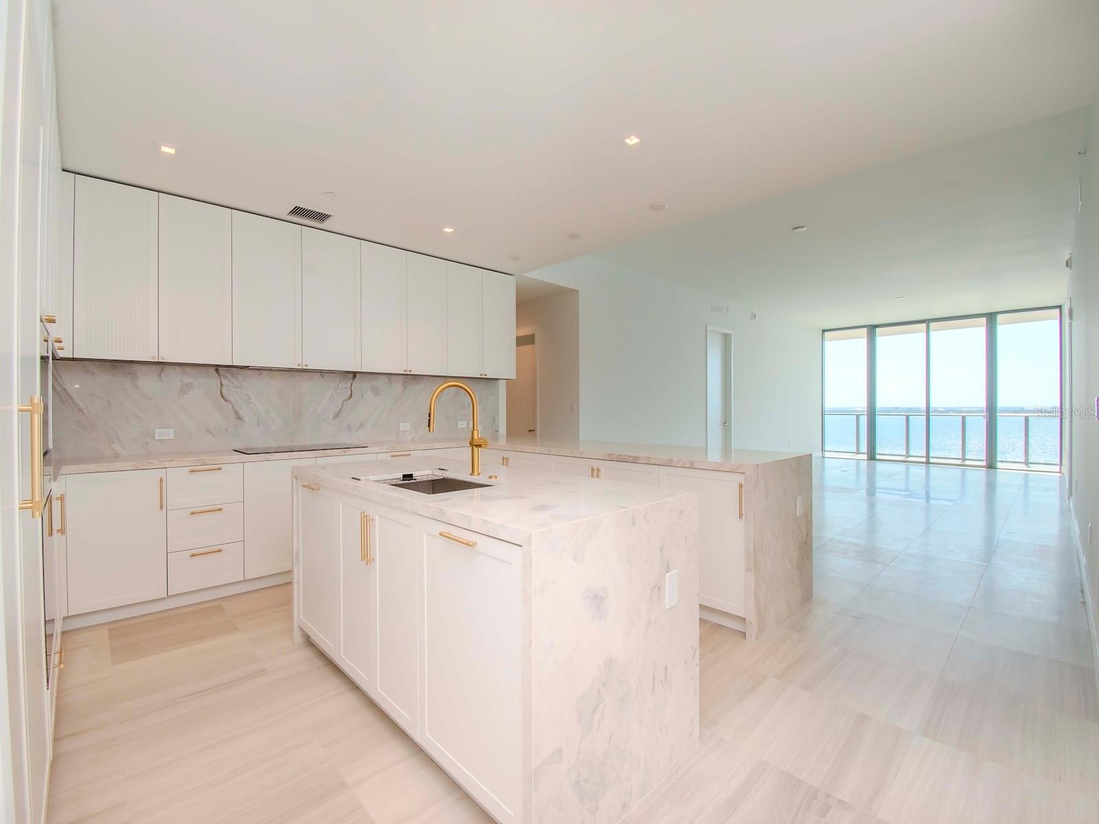 Image 9 of 80 For 3101 Bayshore Boulevard 1102