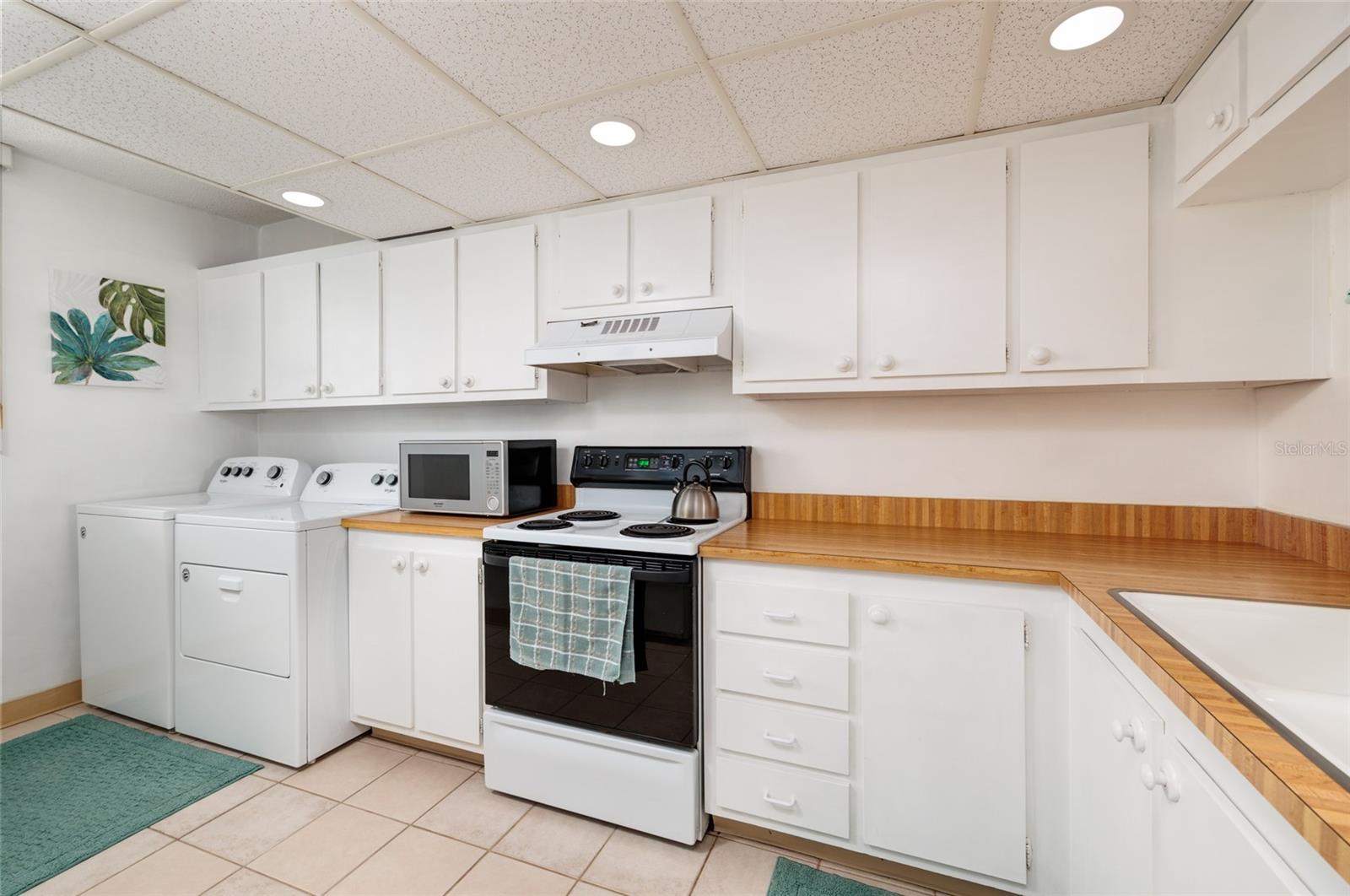 Image 14 of 35 For 15462 Gulf Boulevard 304