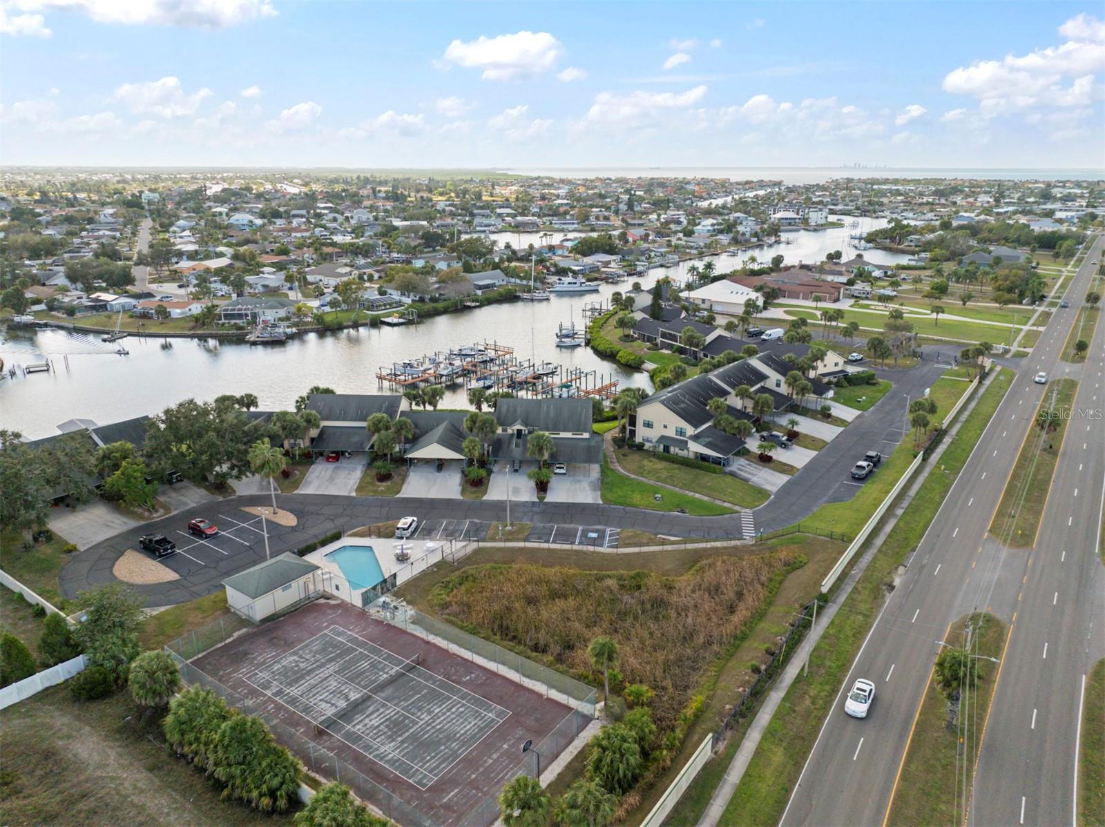 Image 12 of 72 For 634 Yardarm Drive