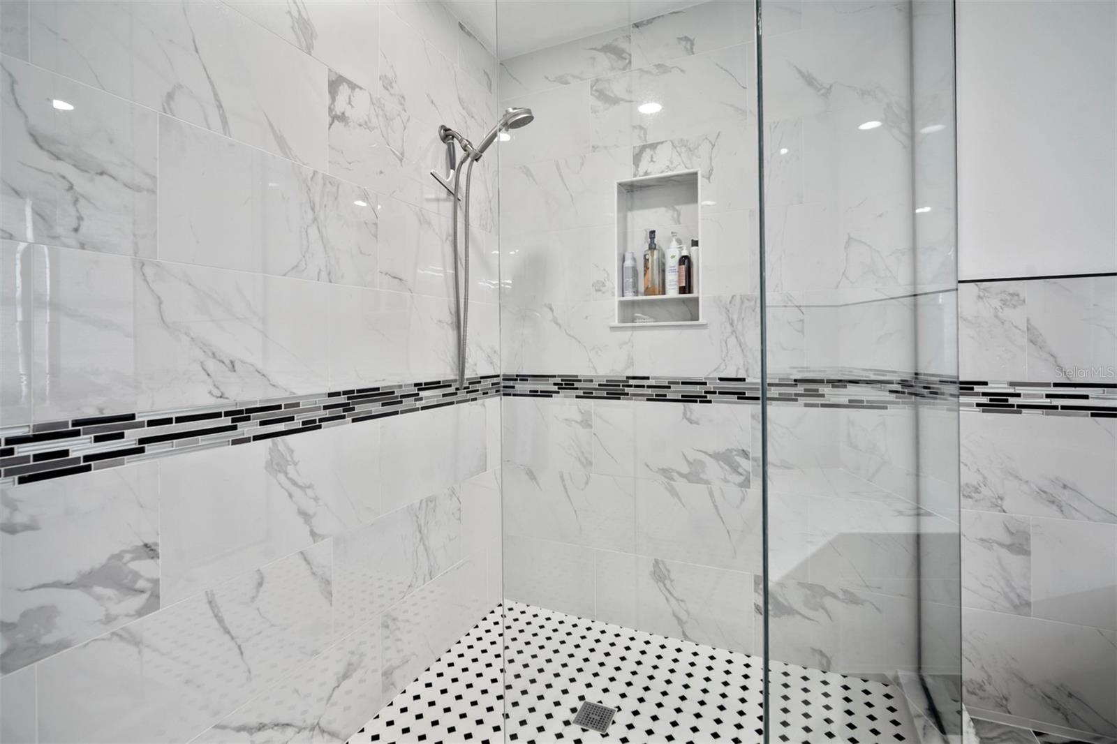 Image 28 of 72 For 634 Yardarm Drive