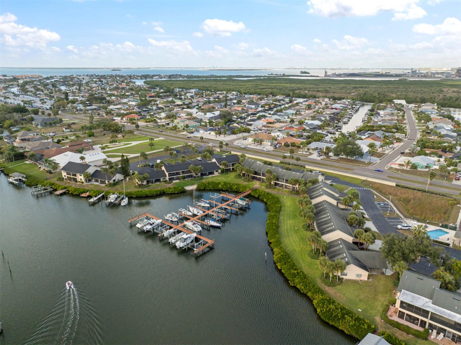 Image 4 of 72 For 634 Yardarm Drive