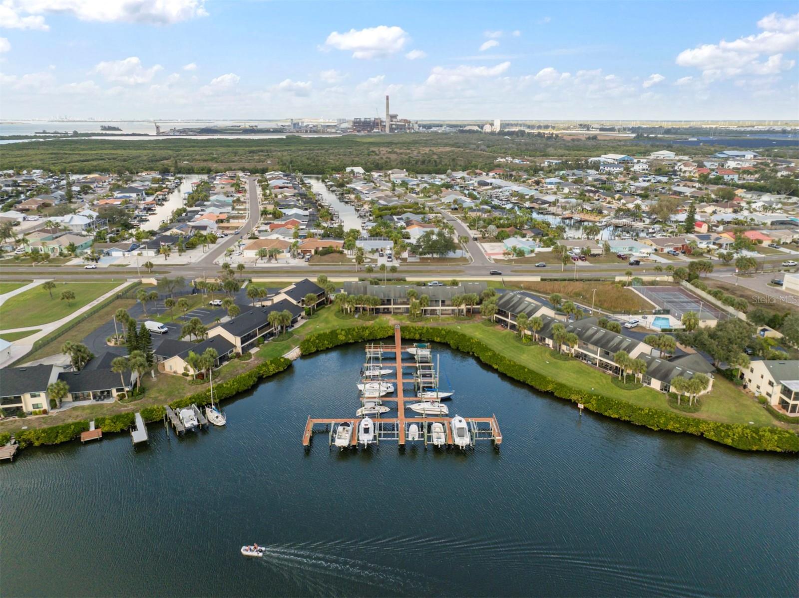 Image 5 of 72 For 634 Yardarm Drive