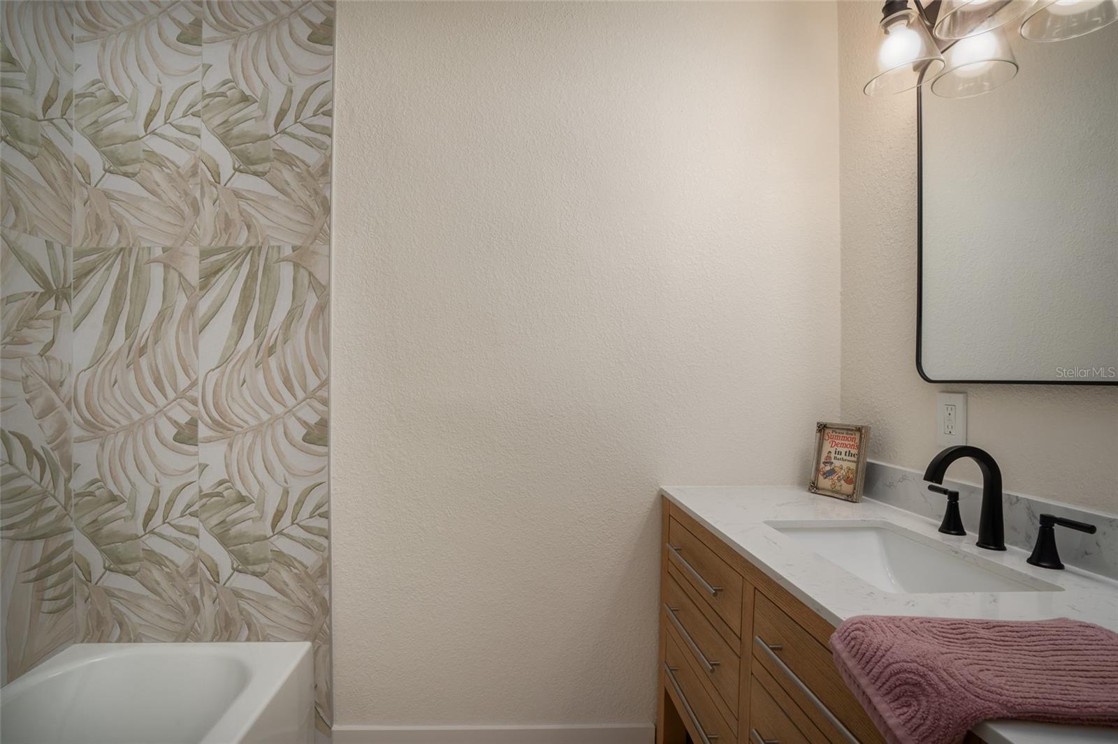 Listing photo id 18 for 2660 Fairway Avenue S