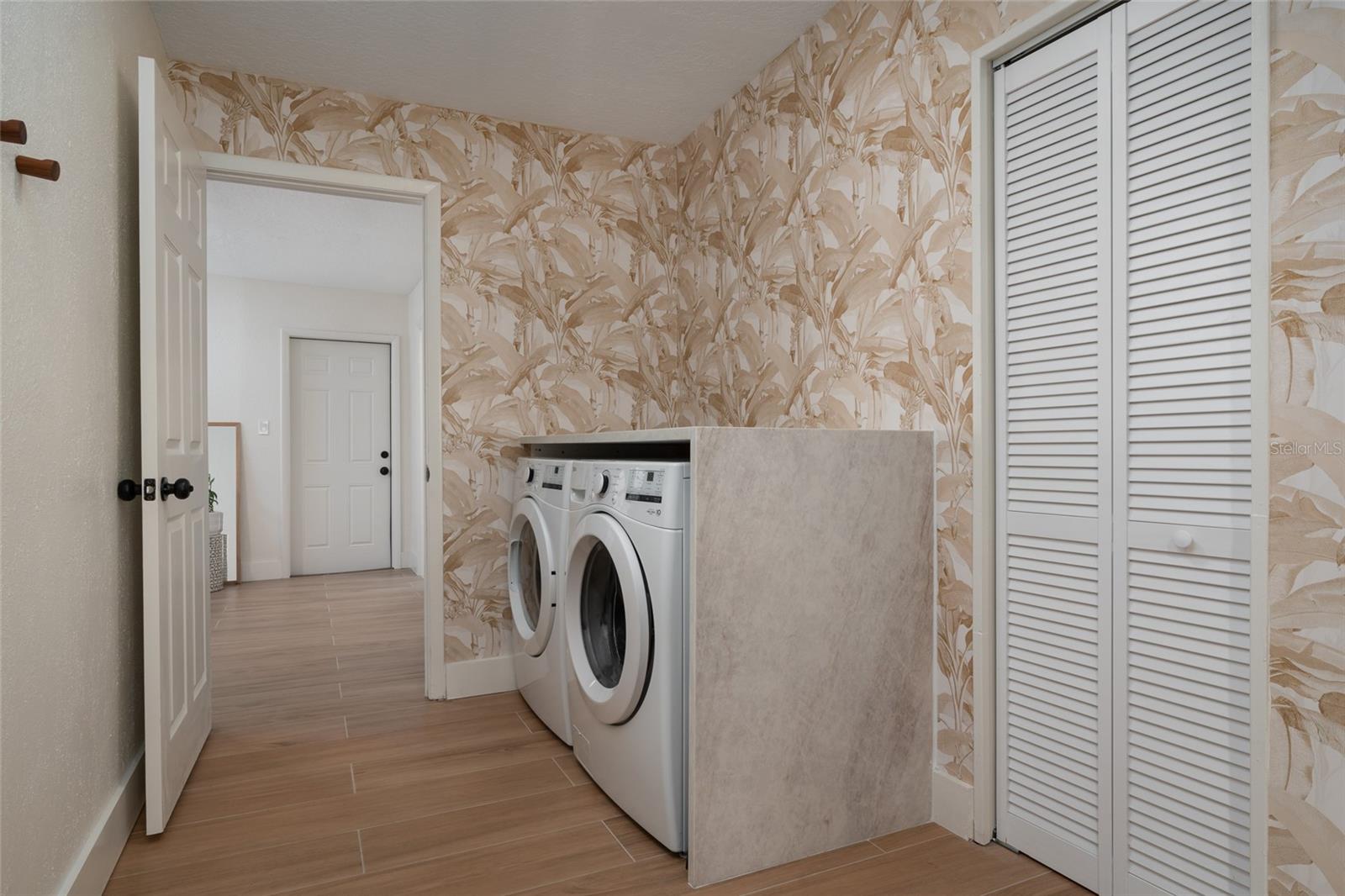 Listing photo id 19 for 2660 Fairway Avenue S