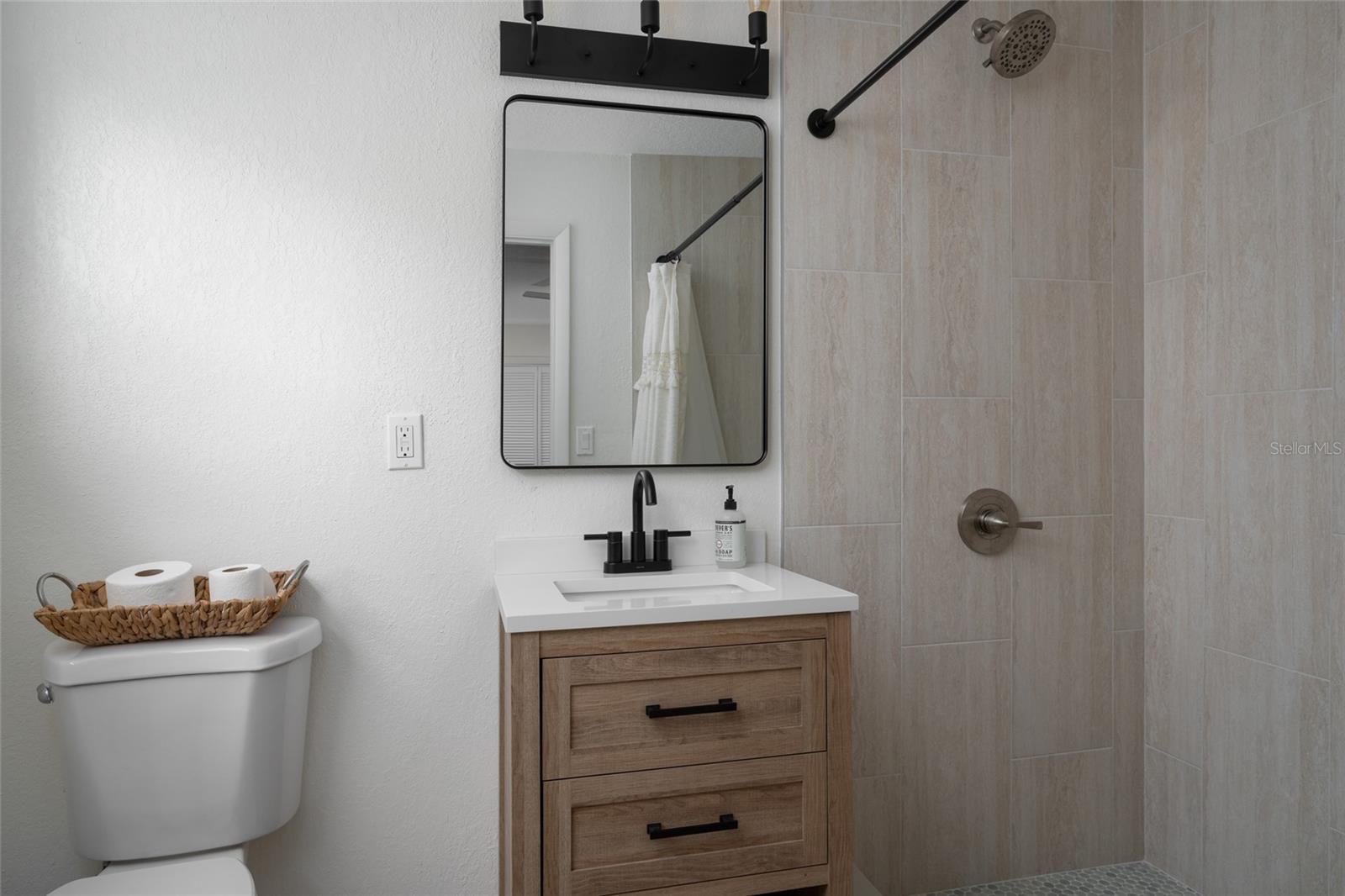 Listing photo id 21 for 2660 Fairway Avenue S