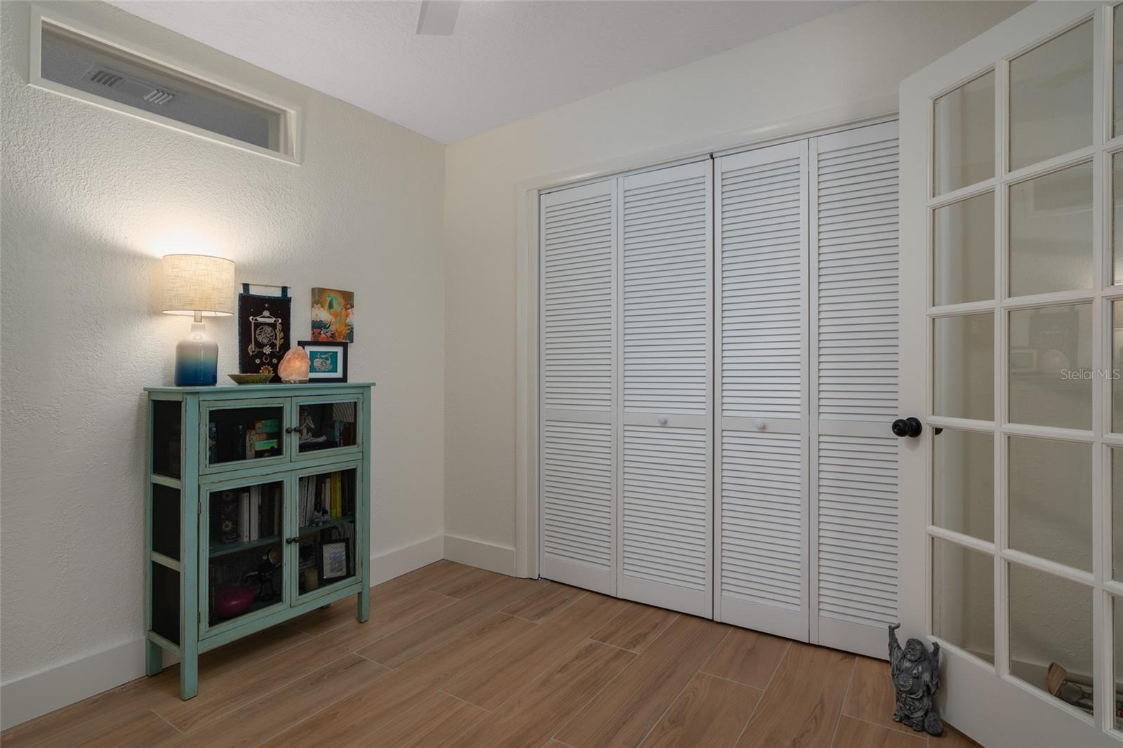 Listing photo id 22 for 2660 Fairway Avenue S