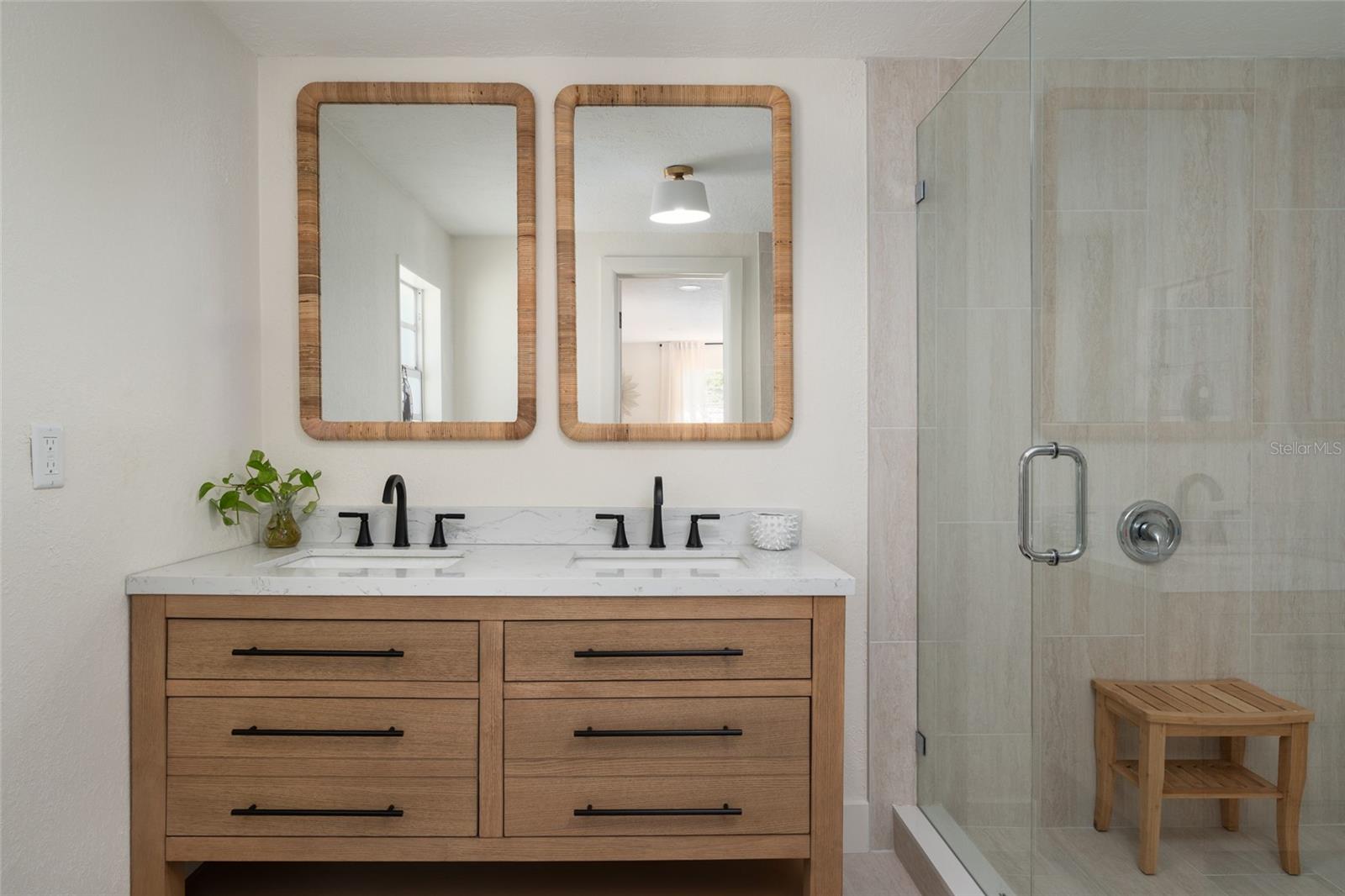 Listing photo id 28 for 2660 Fairway Avenue S