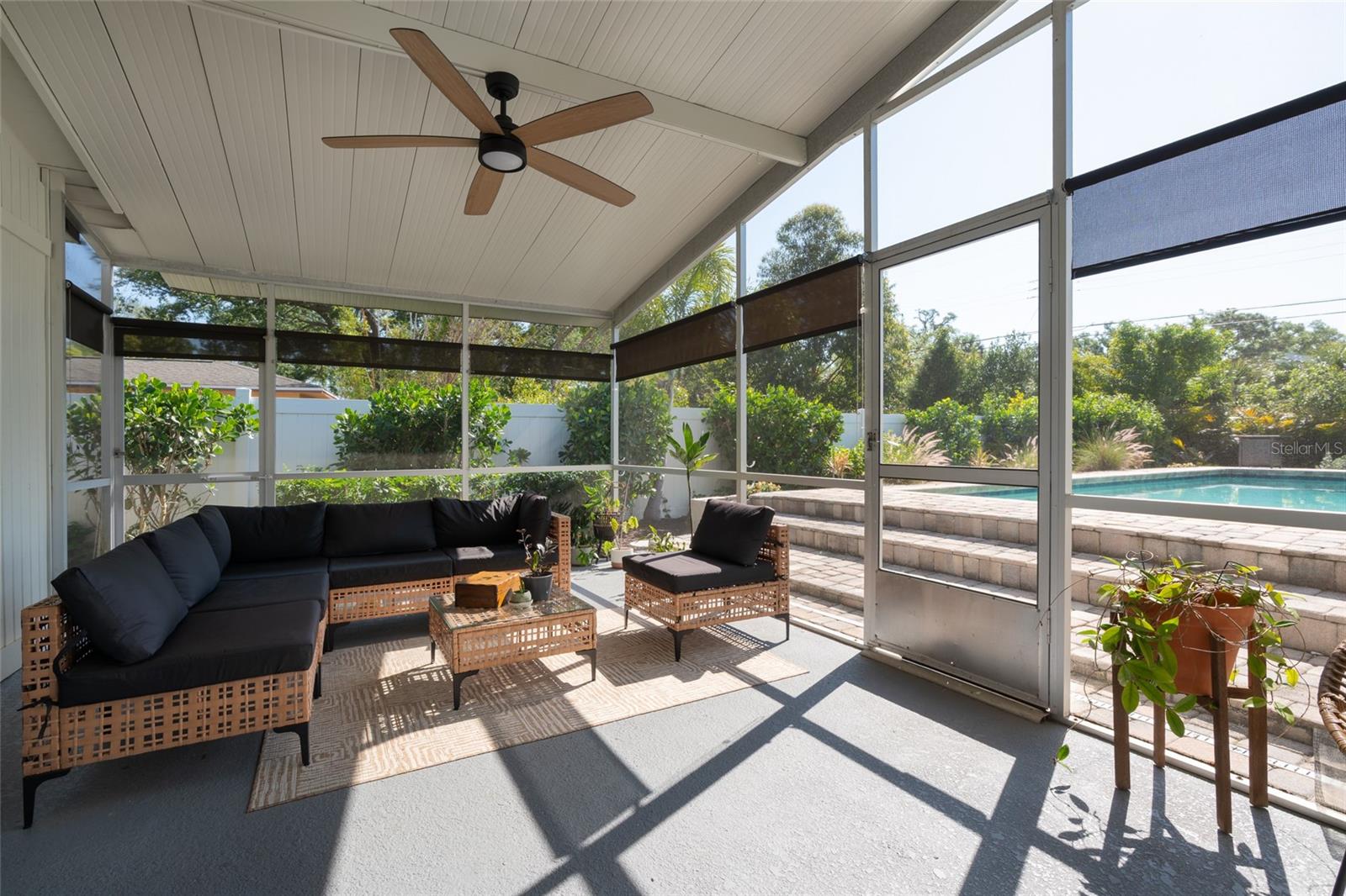 Listing photo id 32 for 2660 Fairway Avenue S